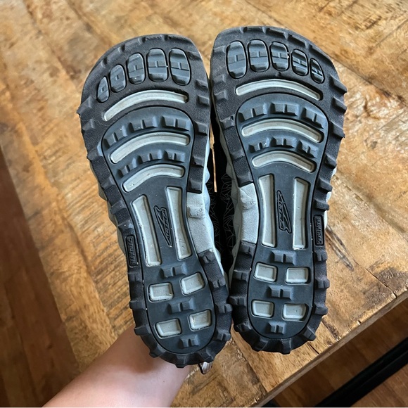 ALTRA Superior 4.5 Gaiter Trap Athletic Women's Size 7 Black/Blue ALOA4VR4202 - Picture 8 of 10